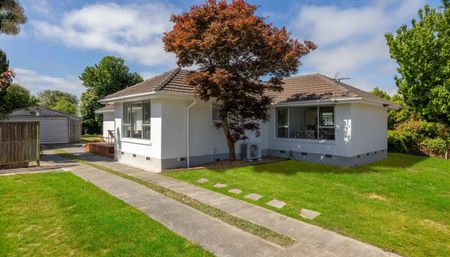 Avonhead, 5 bedrooms - Photo 4