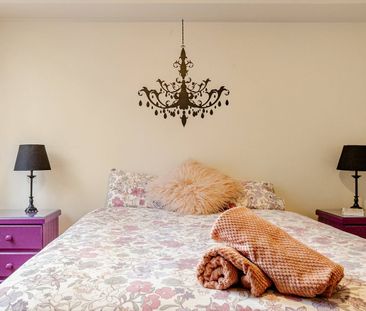 Fully Furnished Spacious Two Bedroom Unit In Prime Position - Photo 5