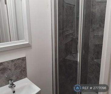 1 bedroom in a house share to rent - Photo 6