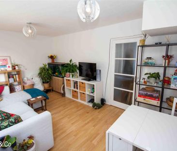 2 bedroom maisonette to rent - Photo 3