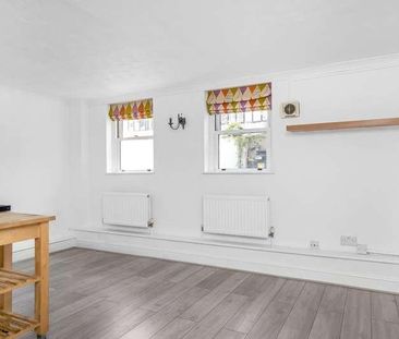 Bermondsey Square, SE1 - Photo 1