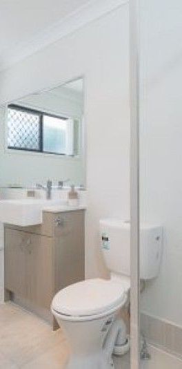 Lovely 3 Bedroom Townhouse in Quiet Complex - Photo 1