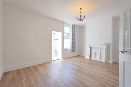 2 bedroom property to rent - Photo 3