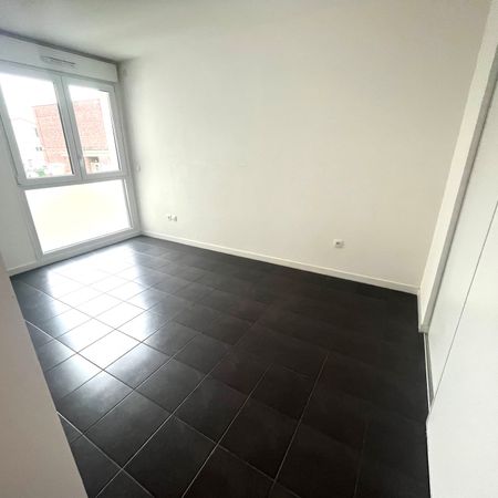 A louer APPARTEMENT BONDY - Photo 3