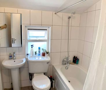 Rooms Available in Professional Houseshare in Hacknety - 2 Mins fro... - Photo 2