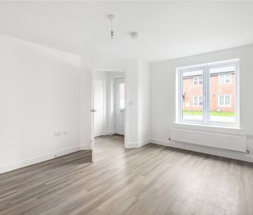 3 bedroom semi-detached house to rent - Photo 2