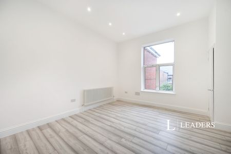 3 bedroom apartment to rent Yarborough Road, PO5 - Photo 3