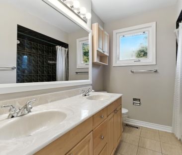 For Lease - 1624 Gallant Drive, Mississauga, Ontario - Photo 2