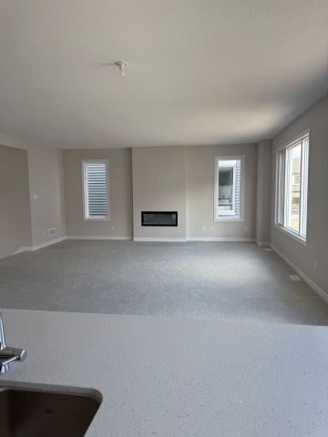 For Lease - 351 Les Emmerson Drive, Barrhaven, Ontario - Photo 4