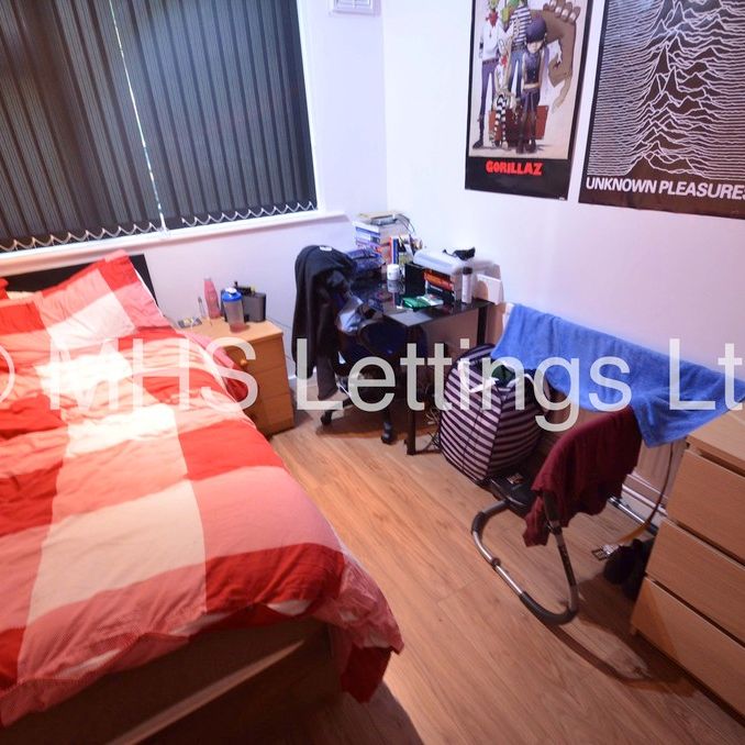 29 The Poplars, Leeds, LS6 2BT - Photo 1