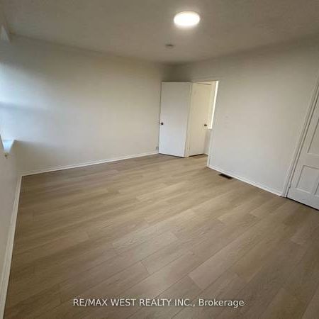 Recently renovated spacious layout! - Photo 4