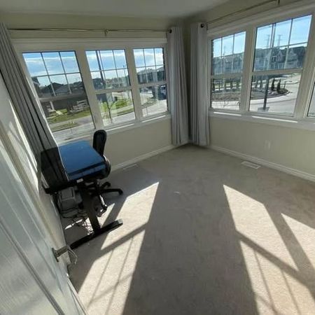 For Lease - 100 Cranesbill Road, Kanata, Ontario - Photo 4