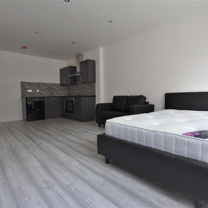 Studio to rent - Photo 1