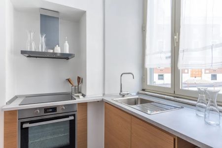 Via della Mola Dei Fiorentini, Rome, Lazio 00186 - Photo 2