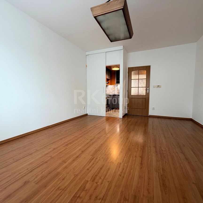 Pronájem bytu 3+kk 61 m², Hořelické náměstí 1174, Rudná - Photo 1