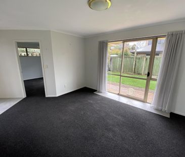 Enticing on Enderley - Photo 2