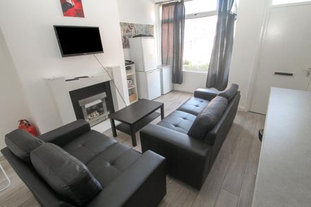 4 bedroom terraced house to rent - Photo 4