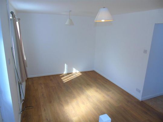 2 bedroom house to rent - Photo 1