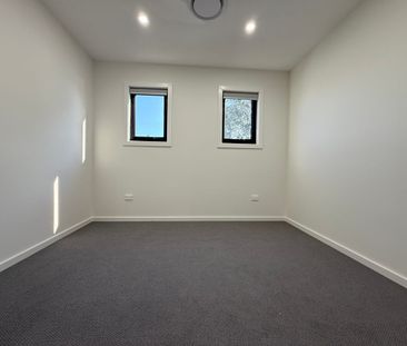 "BRAND NEW 3 LARGE BEDROOMS PLUS OFFICE/STUDY, CONVENIENTLY LOCATED" - Photo 2
