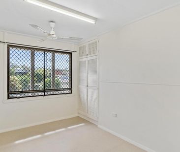 Space to Spread Out in Westcourt - Photo 3