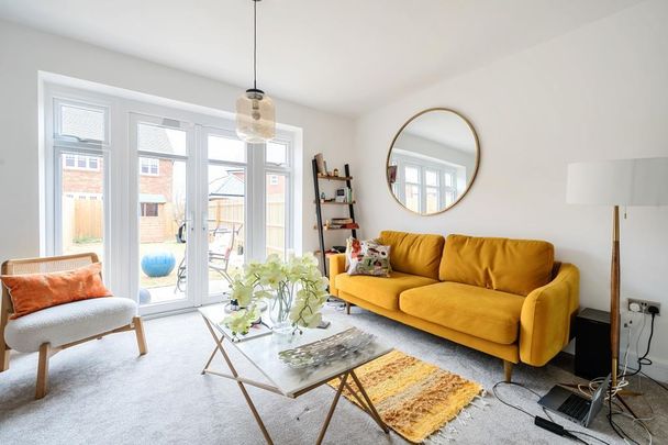 2 bedroom end of terrace house to rent - Photo 1