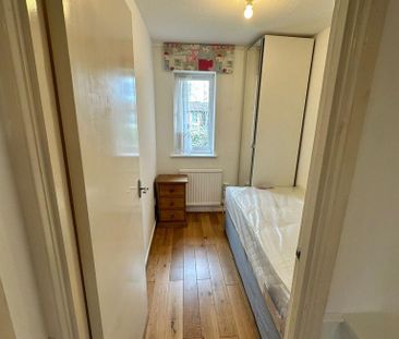 1 bedroom in a house share to rent - Photo 4