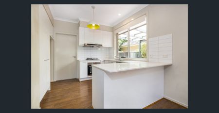 Immaculate Townhouse Ideal for Family Living - Photo 3