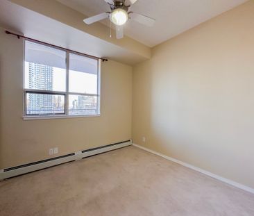 2 Bed / 2 Bath Apartment In Vantage Pointe | Parking | In Suite Lau... - Photo 3