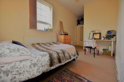 3 bedroom Flat in 14 Ragland Rd, Leeds - Photo 4