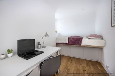 3 bedroom flat to rent - Photo 2