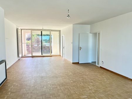 Ruim en gerenoveerd appartement met twee slaapkamers - Foto 3