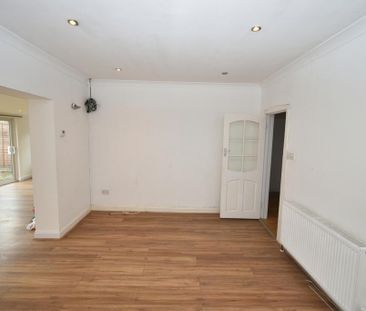 3 bedroom detached bungalow to rent - Photo 4