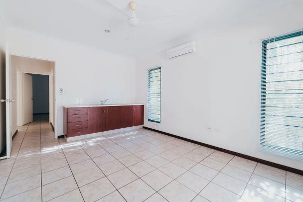 FAMILY RETREAT IN A QUITE CUL-DE-SAC - Photo 1