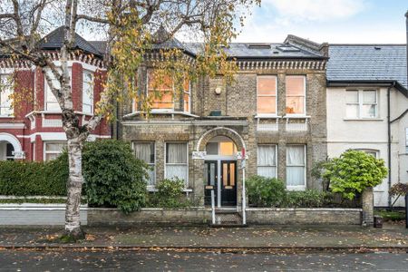 4 bedroom flat to rent - Photo 4