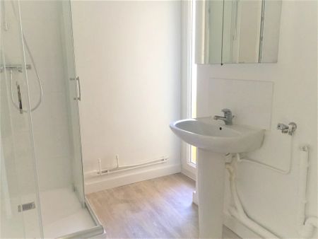 Location Appartement 3 pièces 60m² AIX EN PROVENCE 13100 - Photo 4