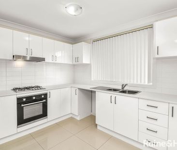 Modern Townhouse - Photo 2