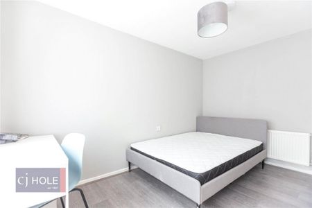 4 bedroom end of terrace house to rent - Photo 5