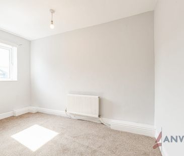2 bed Terraced House To Let - Photo 2