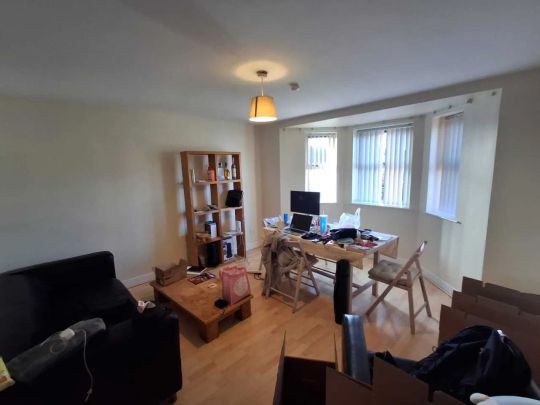 Flat 3, Belmont Church Mews,, 65 - Photo 1