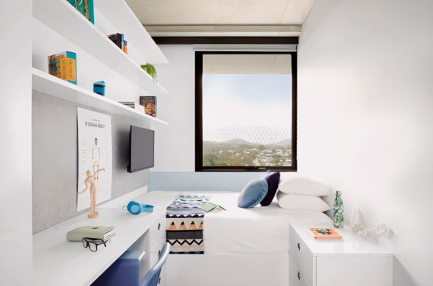 2 Bedroom Apartment - Balcony - Photo 1