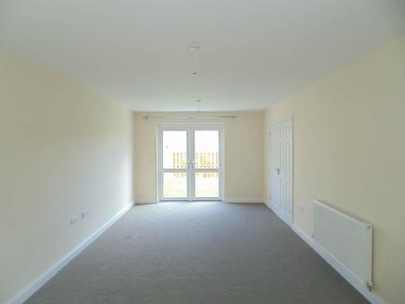 4 bedroom detached house to rent - Photo 2