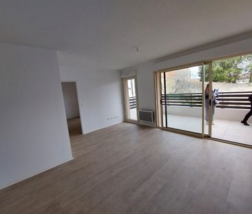 location Appartement T2 DE 42.61m² À NIMES - Photo 3