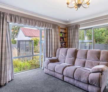 Walk to Windsor or Queens Park! - Photo 1