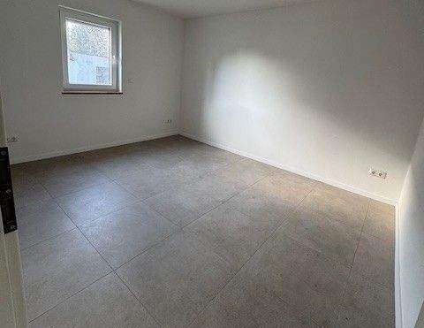 Perfektes Einfamilienhaus mit moderner EBK und großer Wohlfühlterrasse! - Foto 1