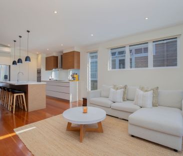 FULLY FURNISHED - Contemporary living meets classic charm! - Photo 3