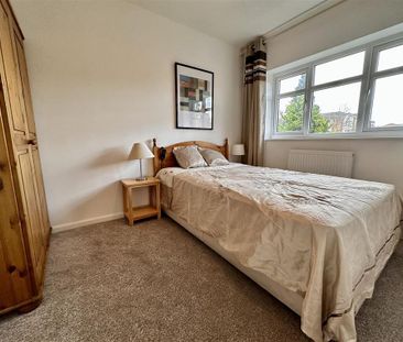 3 bedroom semi-detached house to rent - Photo 3