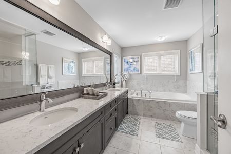 For Lease - 3302 Mintwood Circle, Oakville, Ontario - Photo 4