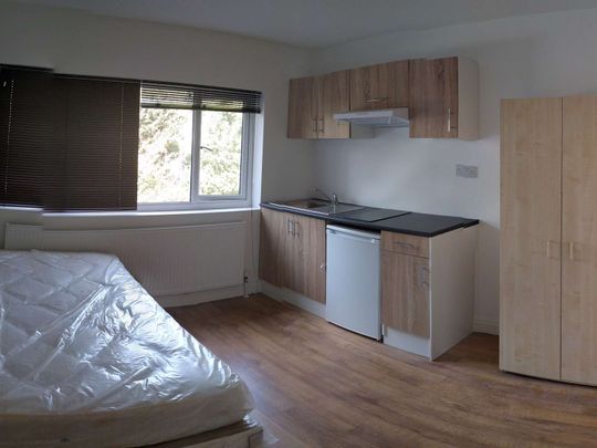 A Watford Way - Photo 1