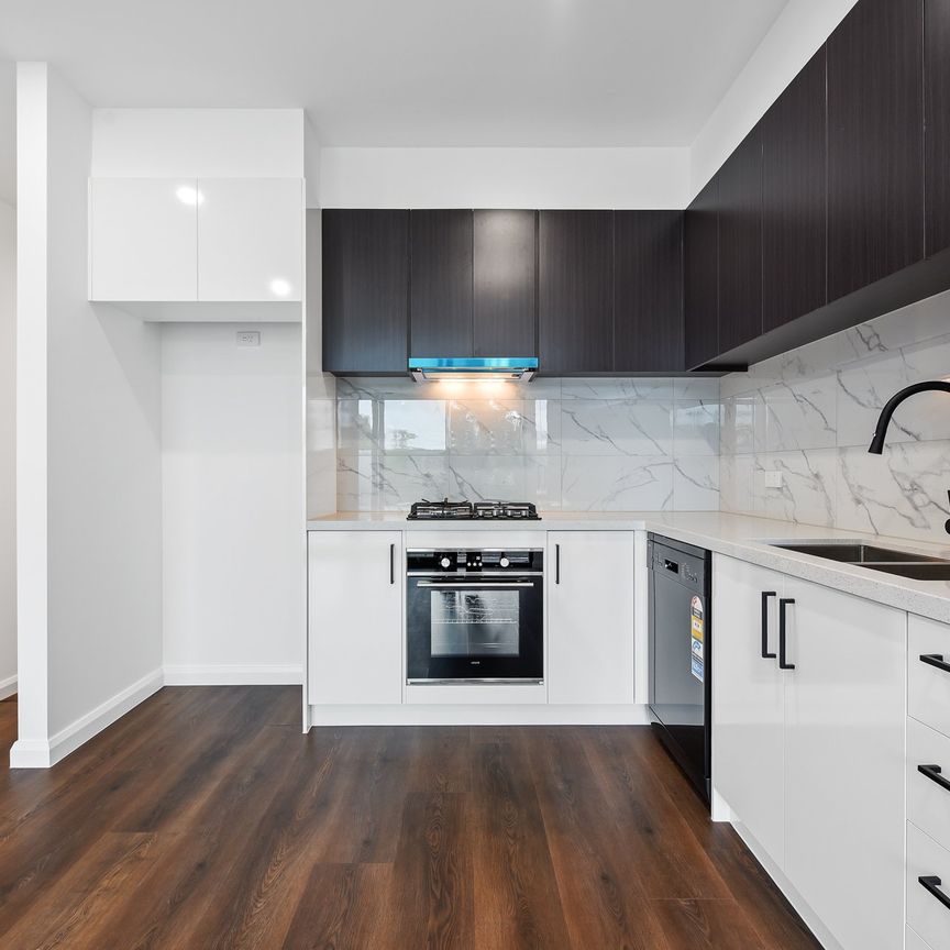 8 Stanford Close (entry via Lebanon Crescent), Mulgrave - Photo 1