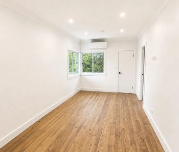Beautifully Renovated Home in a Convenient Lawson Location - Photo 3